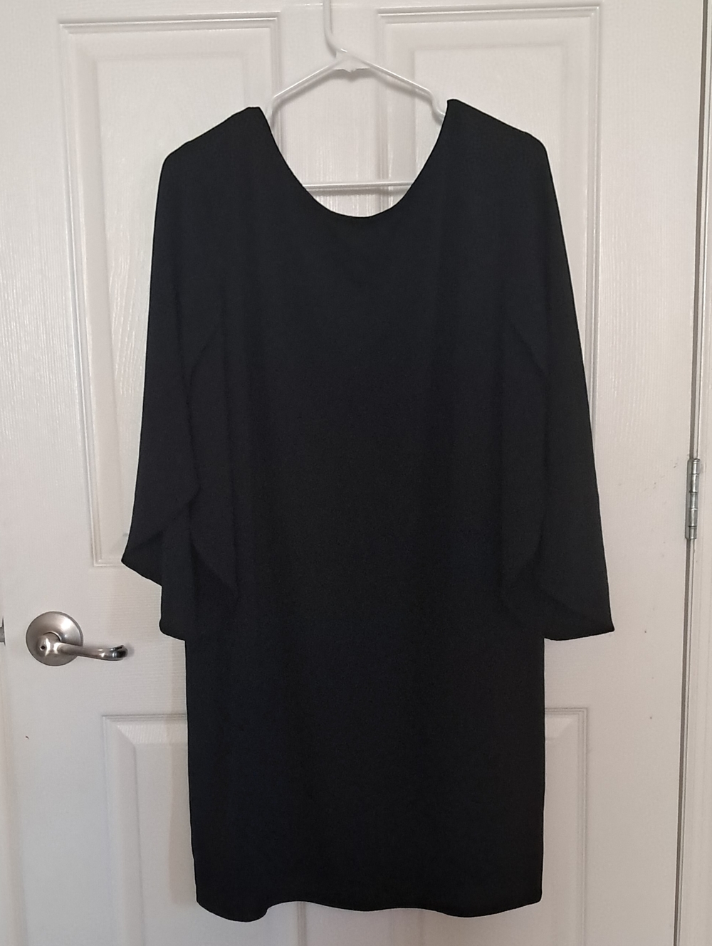 Elegant Black Long-Sleeve Women's Shift Dress